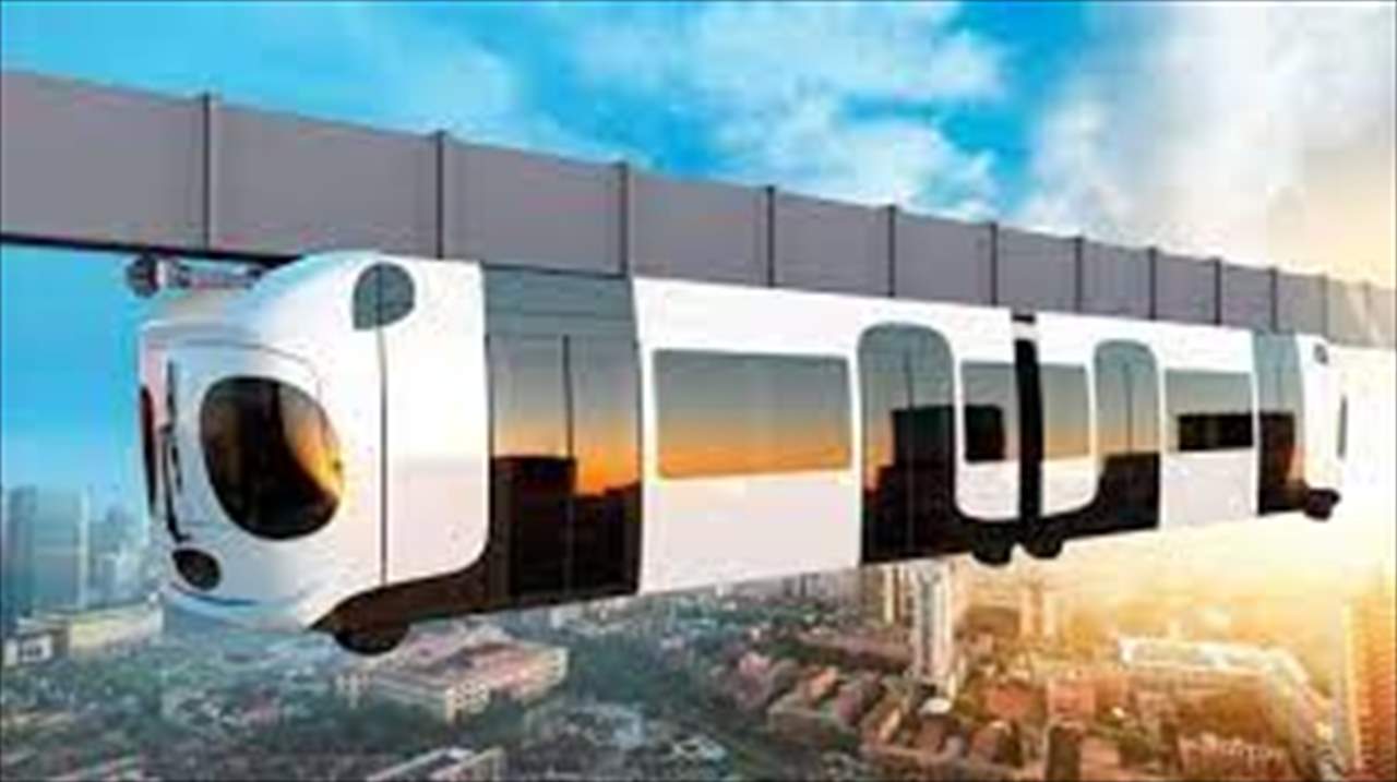 بالفيديو ـ قطار معلق بأرضية زجاجية يوفر تجربة جديدة في الصين 