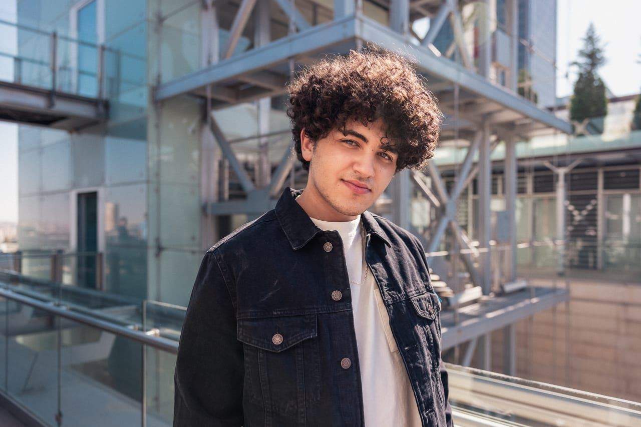 عصام النجّار يُطلق "من غيرك انتِ" بعد النجاح العالميّ لأغنيته "حضلّ أحبّك" 