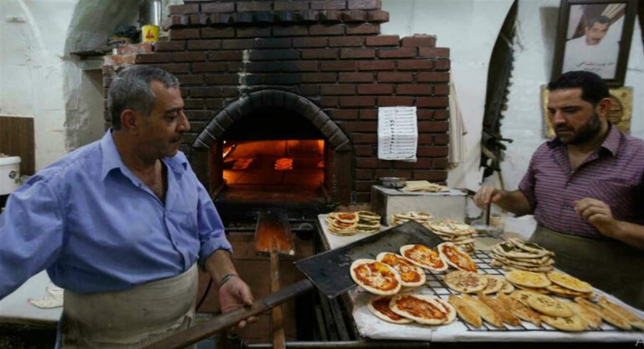 الحكومة السورية ترفع سعر الخبز والمازوت مع تفاقم الأزمة الاقتصادية