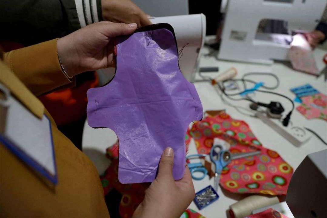 الأخبار- السلطة للنساء: لا فوط... عليكنّ بالقماش وورق الجرائد!