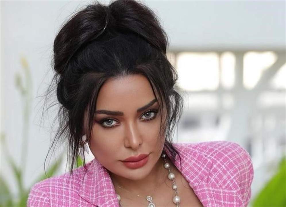 الفنانة الجزائرية كاميليا ورد تعيش نشاطاًُ فنياً في لبنان