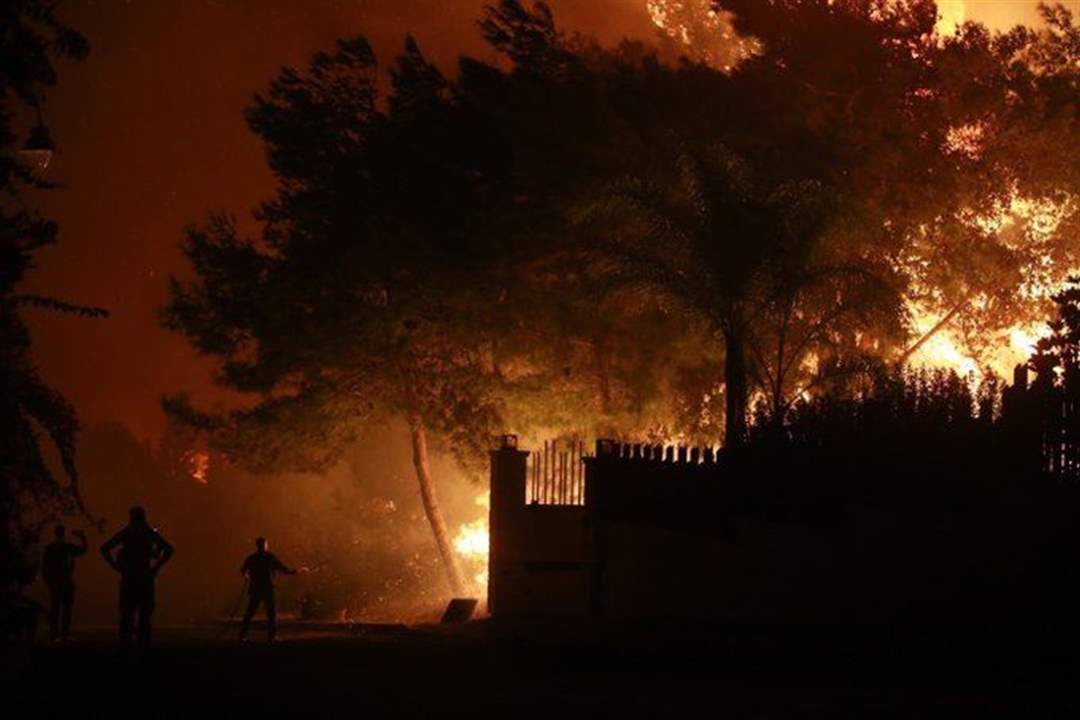 عون يتصل بوزير الداخلية ومدير الدفاع المدني لتأمين الجهوزية اللازمة لمواجهة الحرائق