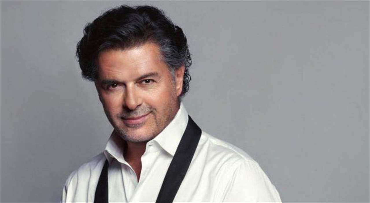 راغب علامة يجري تمارين الضغط قبل صعوده على المسرح ويهدي أغنية "يا شعب زايد" للإمارات