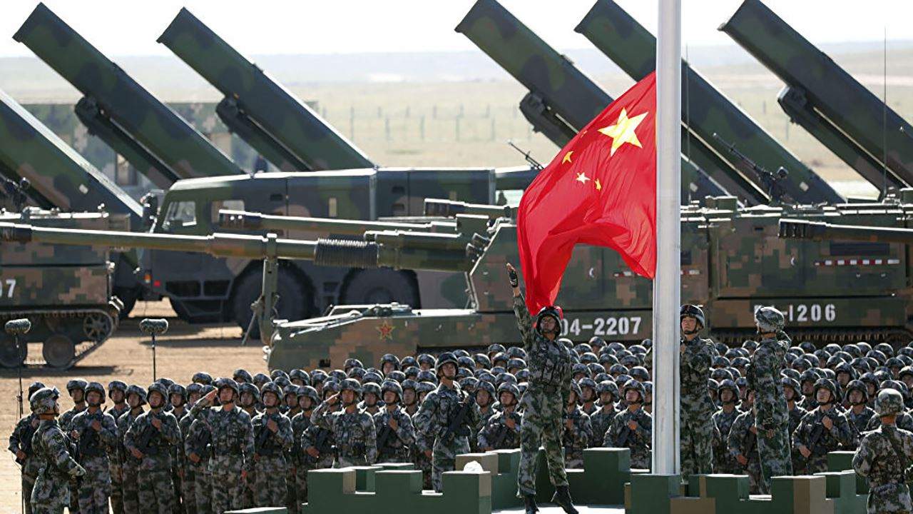 بالفيديو ـ  سلاح صيني يخفي القوات العسكرية في لحظات
