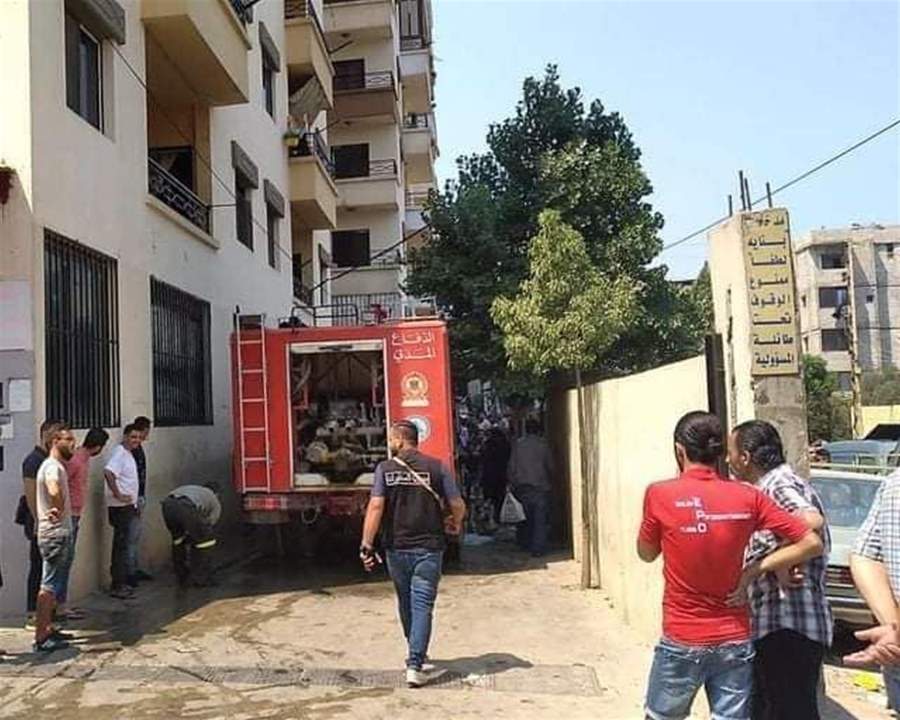   الدفاع المدني: حريق 4 سيارات واخلاء سكان مبنى سكني في البداوي 