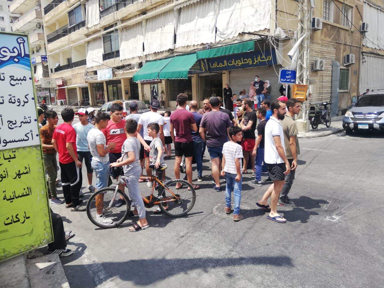 مراسل "الجديد": قطع طريق حي الست نفسية في صيدا احتجاجاً على انقطاع الكهرباء والمولدات على مدى 3 أيام متواصلة