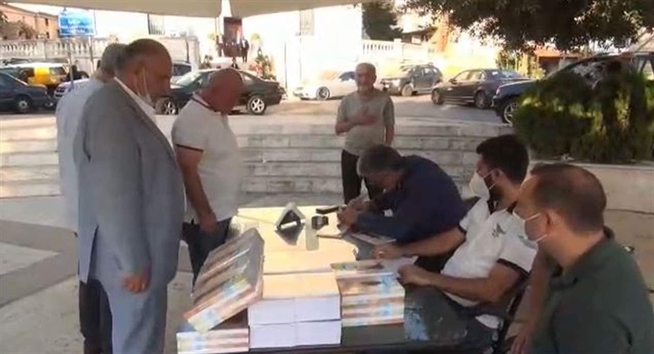 الشاعر جرمانوس يوقع ديوانه الجديد وسط بلدة مزيارة قضاء زغرتا