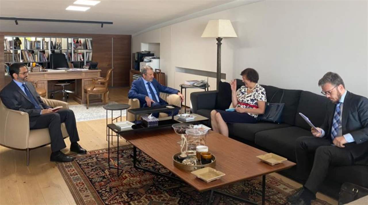 باسيل يستقبل فرونِتسكا ويؤكد خلال استقبال سفيرة السويد على ضرورة تأمين عودة النازحين السوريين إلى بلادهم