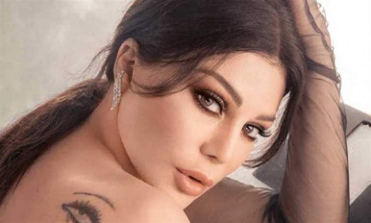هيفاء وهبي من أمام مرفأ بيروت :اليوم الذكرى الاولى لعيد موتك يا لبنان