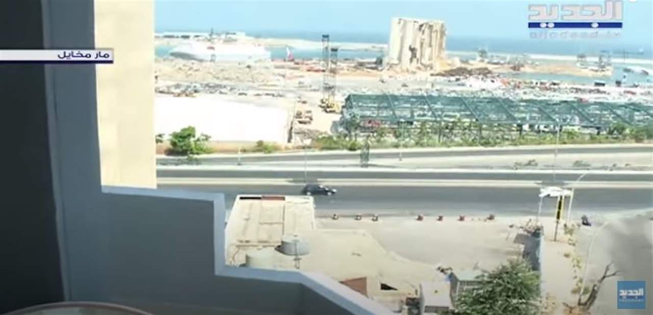 بعد عام على الذكرى .. الإعلامية زينة الزغزغي في شارع مار مخايل المطل على مرفأ بيروت