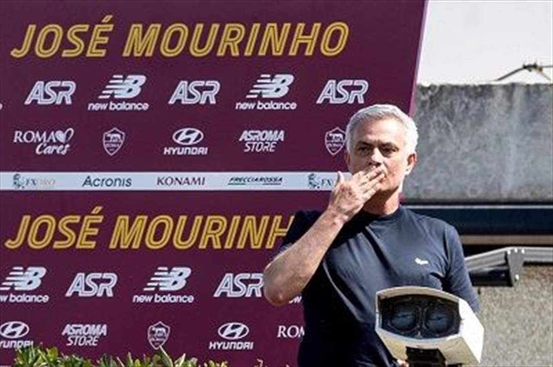 مورينيو يعاني مشكلة غريبة جداً في روما