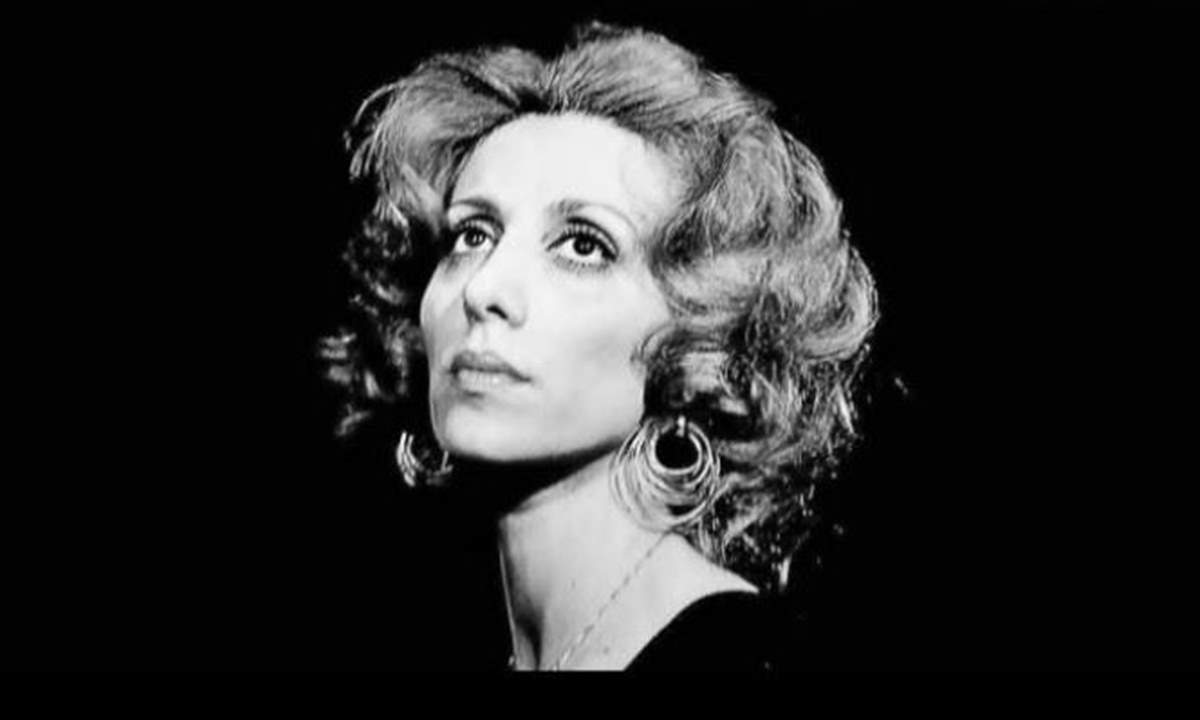 فيروز في ذكرى 4 آب: "هل تسمعون؟... مات أهلي"