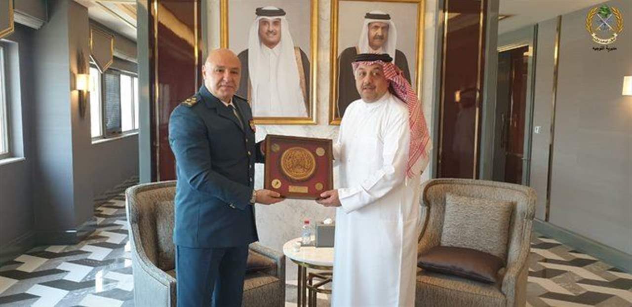      العماد جوزيف عون يلتقي نائب رئيس مجلس الوزراء القطري ووزير الدولة لشؤون الدفاع الشيخ خالد بن محمد العطية