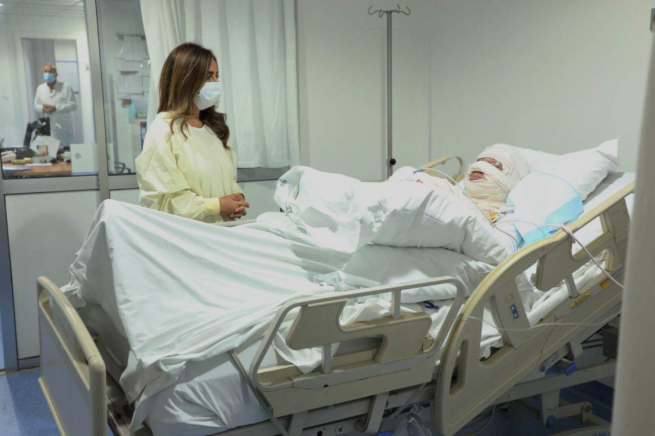 جولة تفقدية لزينة عكر على مصابي إنفجار التليل - عكار