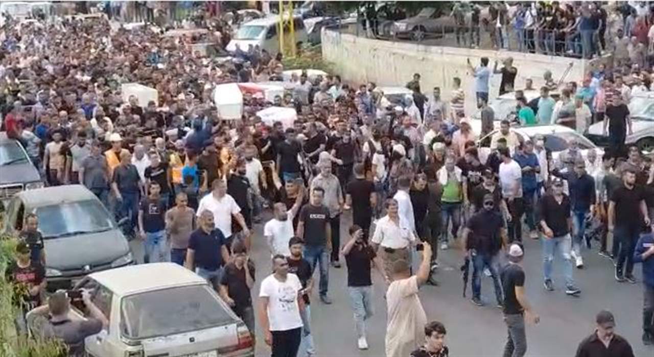 عكار حزينة .. تشييع جماعي لشهداء انفجار التليل