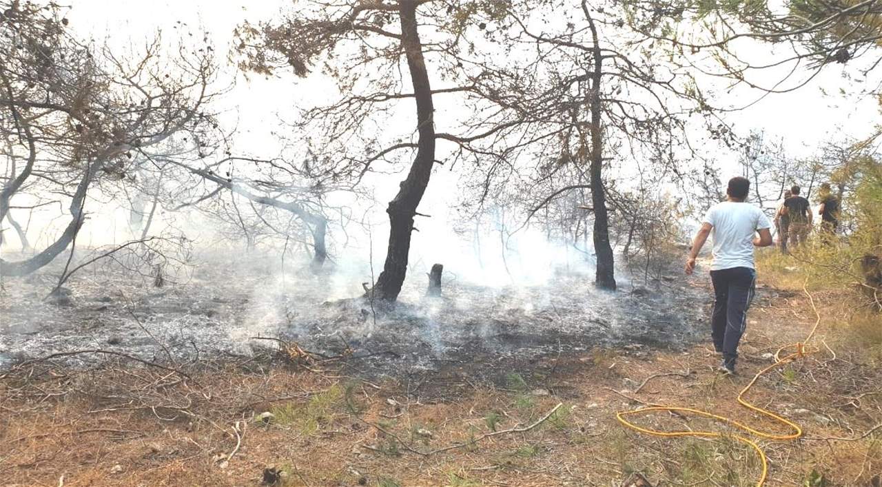 رئيس بلدية عيات: لتأمين طوافة لاطفاء الحريق الكبير في البلدة