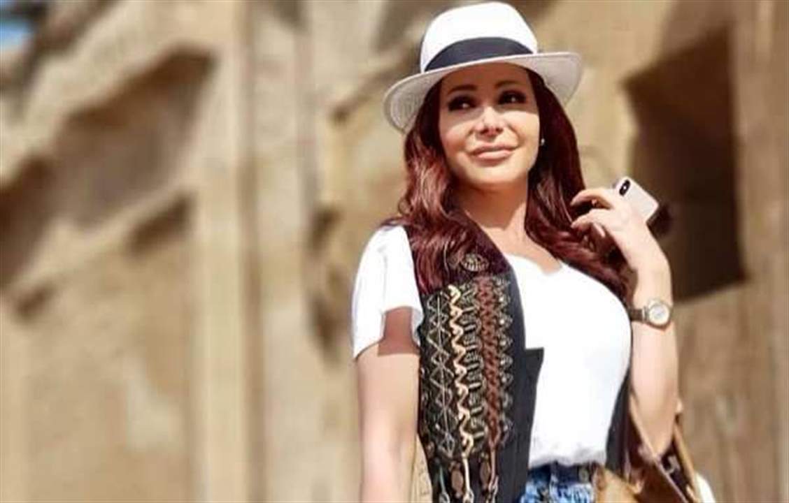 سوزان نجم الدين تنسحب من مقابلة والسبب الرئيس بشار الأسد