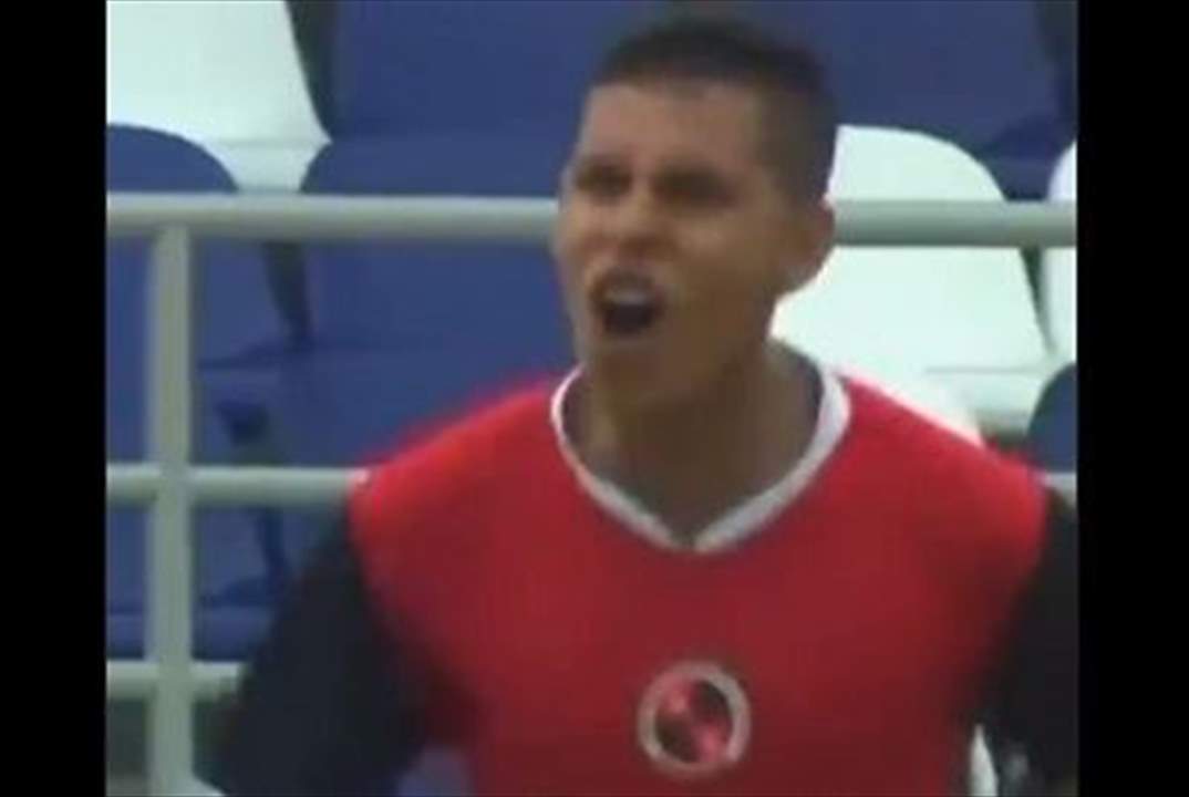 بالفيديو - "مارادونا ستايل" .. تجاوز سبعة لاعبين بينهم حارس المرمى وهزّ الشباك