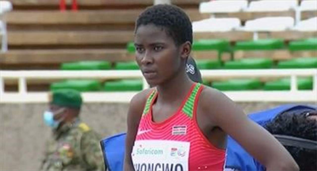 بالفيديو - لاعبة تقفز بطريقة غريبة جداً وتفشل في التأهل