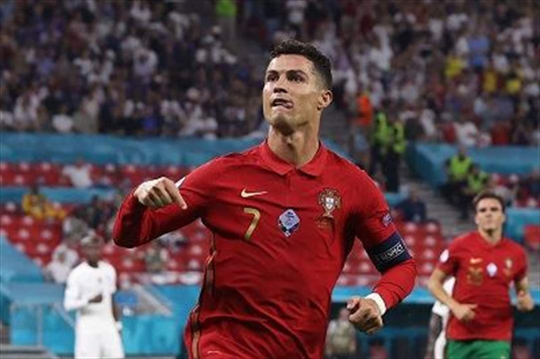 بالفيديو - رونالدو ينجو من الطرد ويهزم إيرلندا ويتجاوز علي دائي