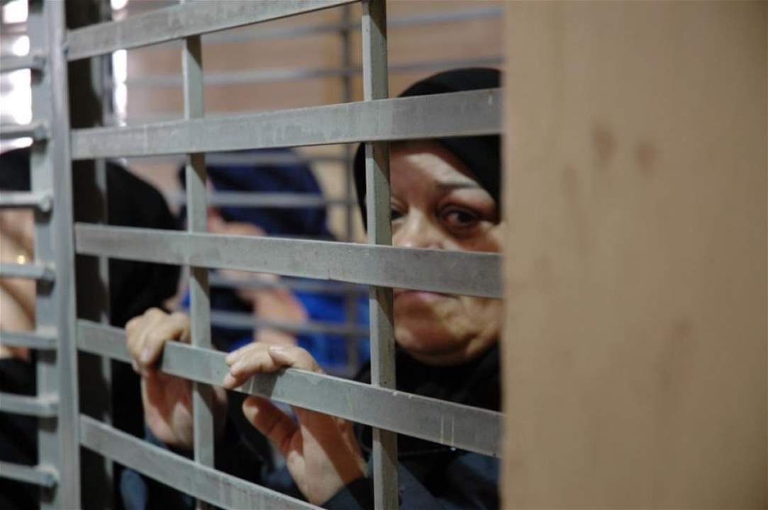36 أسيرة فلسطينية بظروف قاسية في سجون الاحتلال 