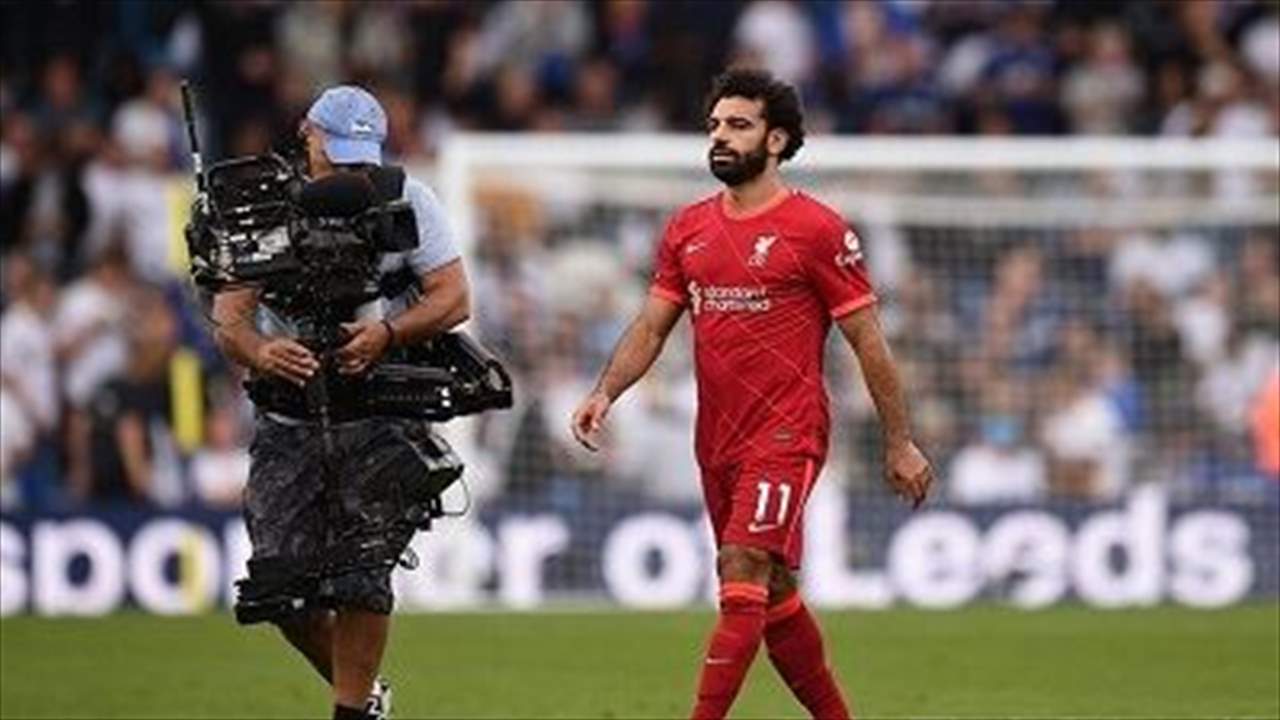 فيديو - محمد صلاح يحقق حلم طفل صغير ويُهديه قميصه
