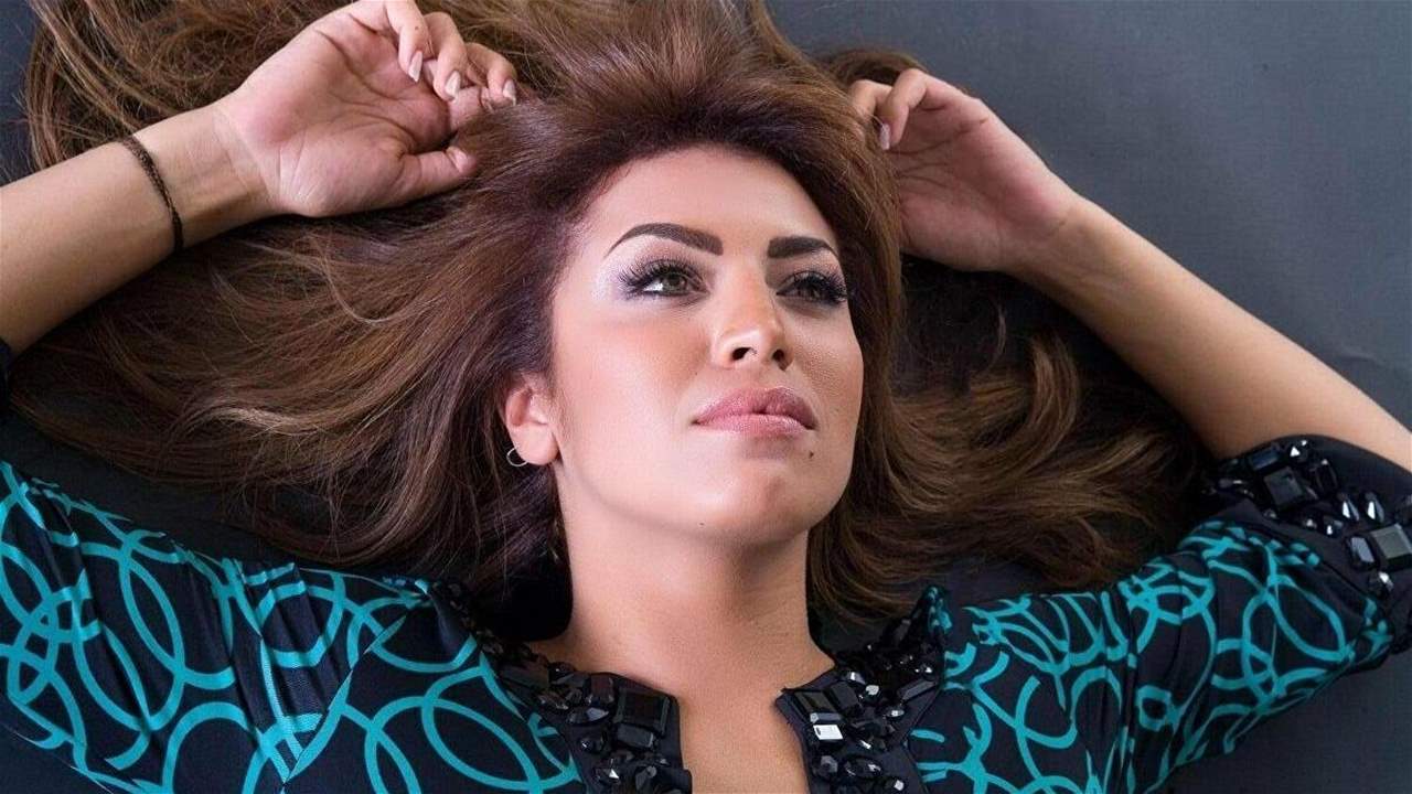 ابنة أمل بشوشة تلفت الأنظار في أول ظهور لها.. والشبه بينهما بعيد جدًا
