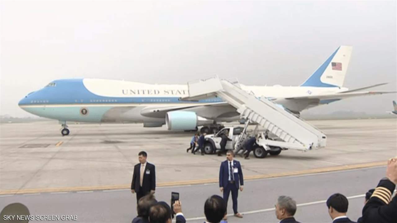 اكتشاف "أمر خطير" داخل طائرة الرئيس الأميركي الجديدة