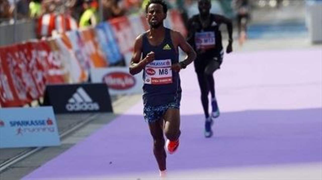 إلغاء فوز العدّاء بذهبية الماراتون بسبب .. حذائه !!