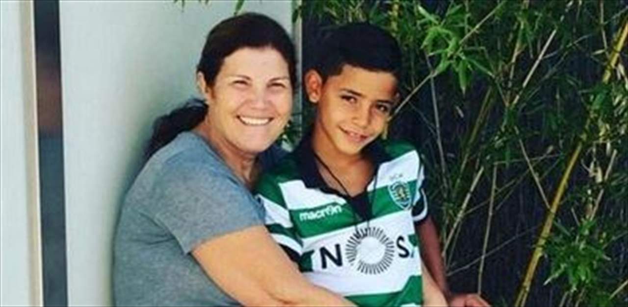 والدة كريستيانو رونالدو تروي كيف التقى حفيدها بليونيل ميسي 