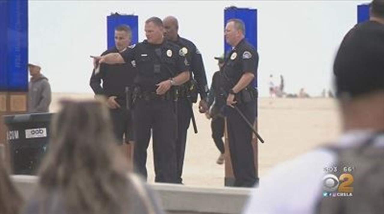 بالفيديو - مقتل رجل برصاص الشرطة في بطولة لركوب الأمواج