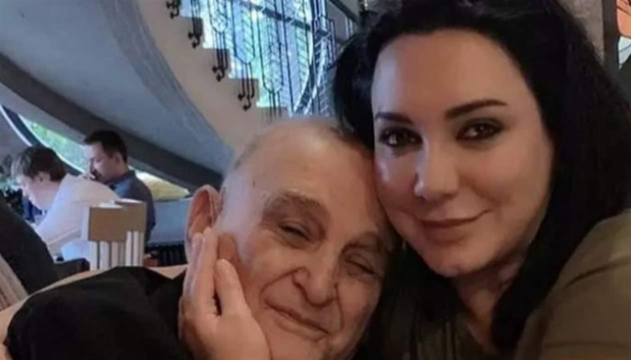 سلاف فواخرجي تستذكر أجمل أيامها مع والدها الراحل مستعينة بـ شيرين عبد الوهاب