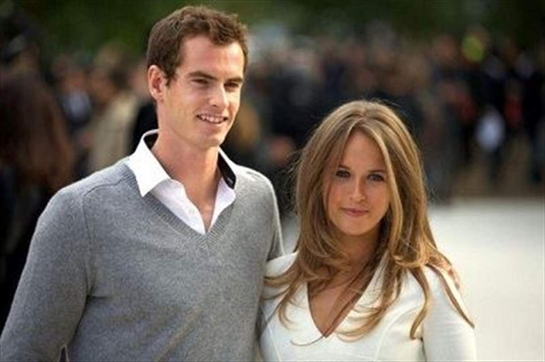 نجم التنس يتعرّض لسرقة حذائه وخاتم زواجه .. فقط