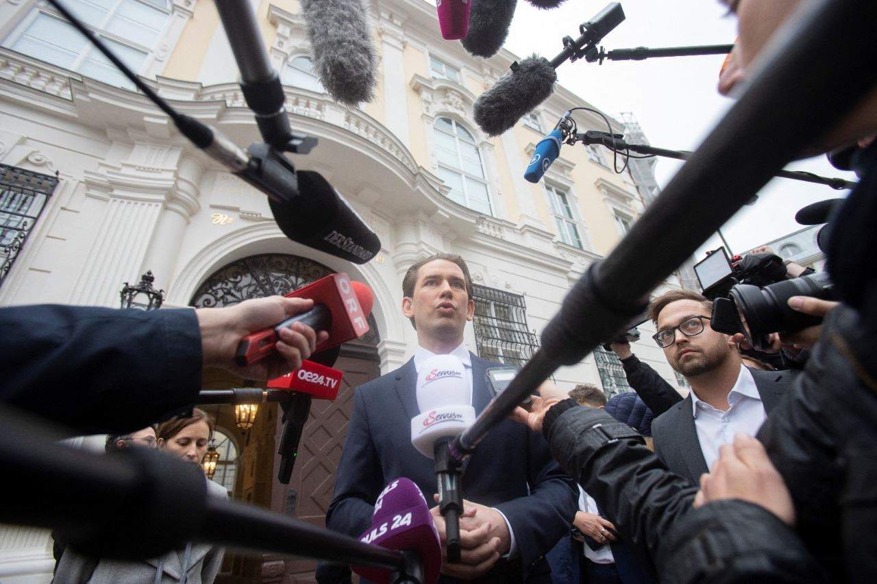 قادة في الاتحاد الأوروبي استقالوا بسبب قضايا فساد