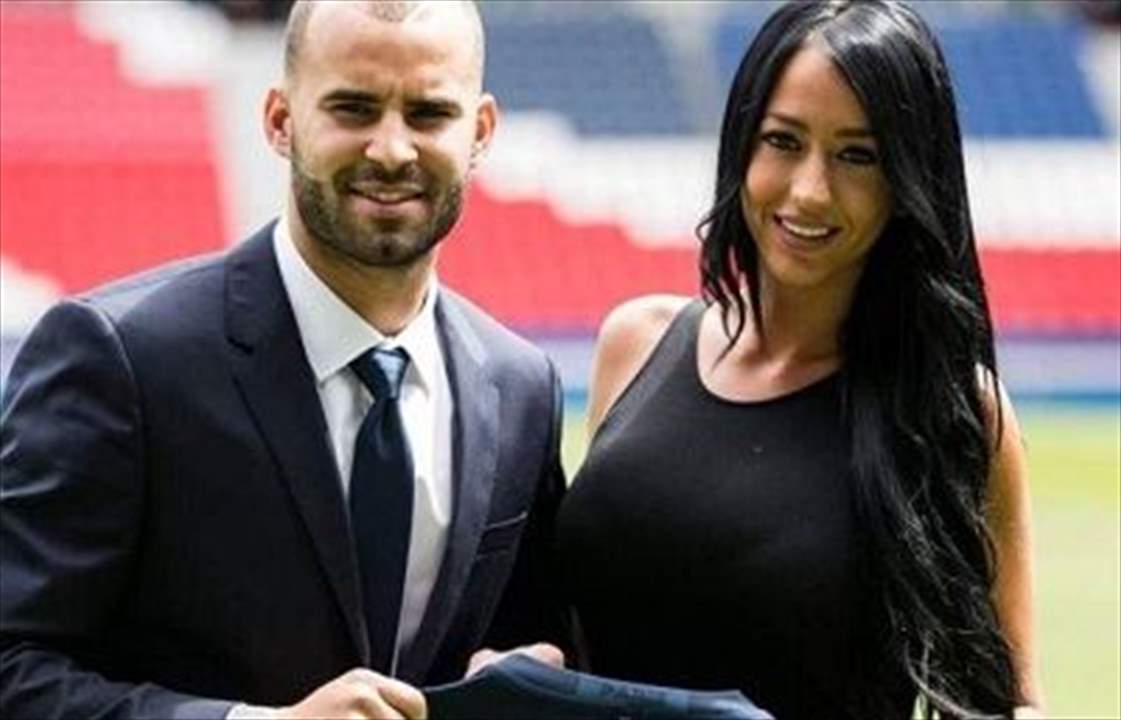 بالفيديو - صديقة النجم الإسباني دهسته بسيارتها بعد جدال