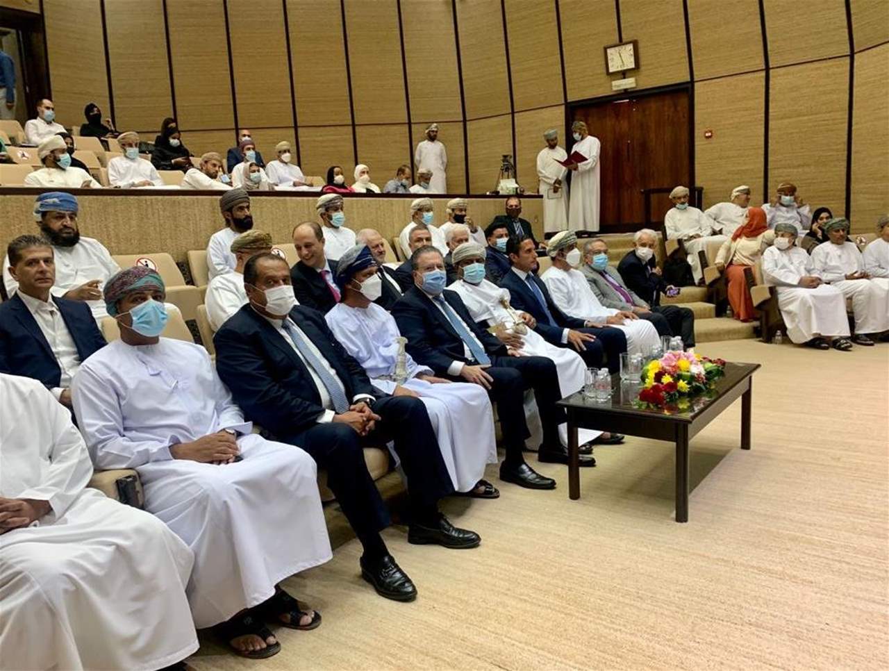 الوفد الإقتصادي اللبناني بحث في الشأن الإقتصادي مع عدد من الوزراء العمانيين