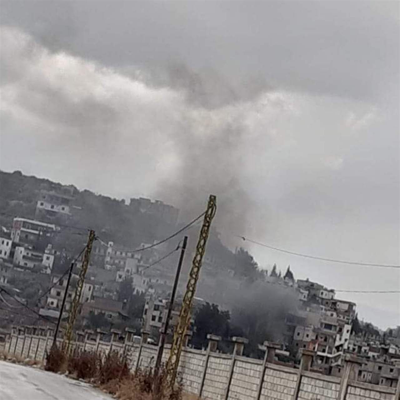 قتيل وثلاثة جرحى في وادي الجاموس... والاشتباكات مستمرّة