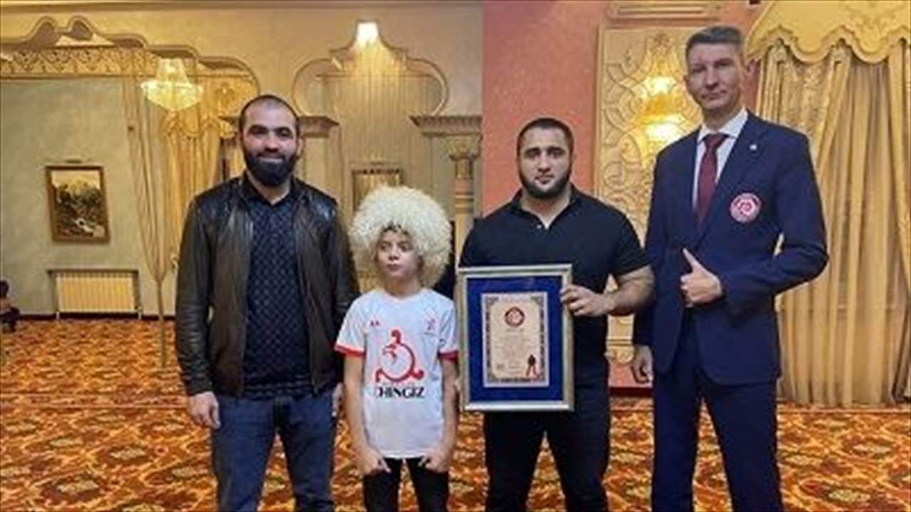 بالفيديو - ولدُ روسيّ يحطم رقماً قياسياً عالمياً