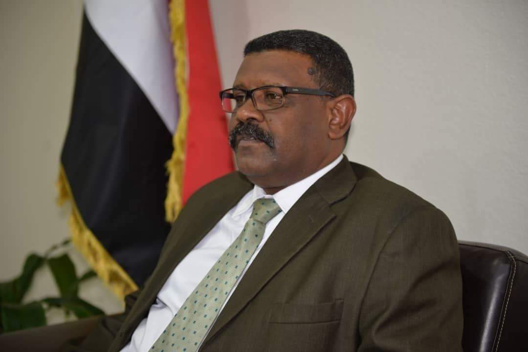 والي الخرطوم: معتصمون يغلقون الطرق وسط الخرطوم والشرطة تعيد فتحها