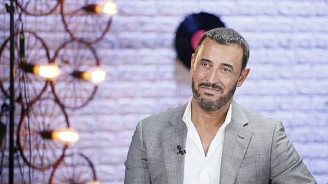 وشم كاظم الساهر يضع الجمهور في حيرة وقصته تظهر إلى العلن للمرة الأولى