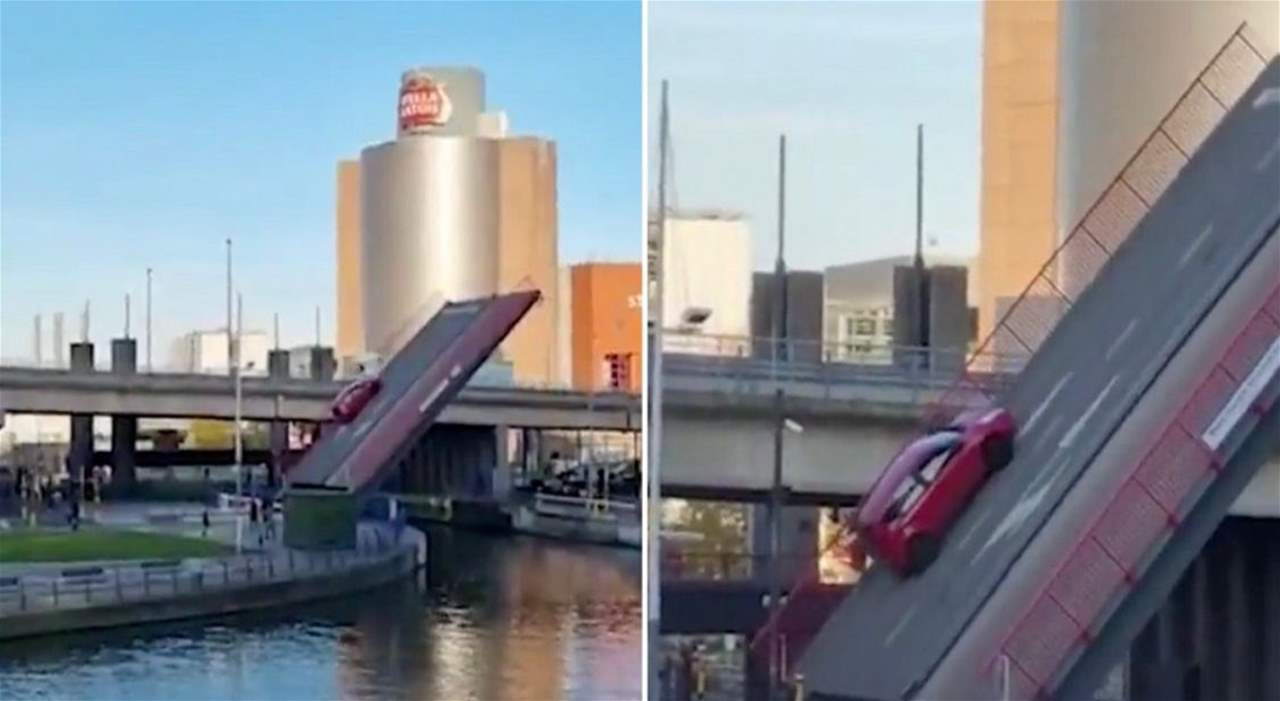 بالفيديو ـ لحظات مرعبة تعيشها عائلة داخل سيارة بعد انفتاح جسر متحرك وهي فوقه