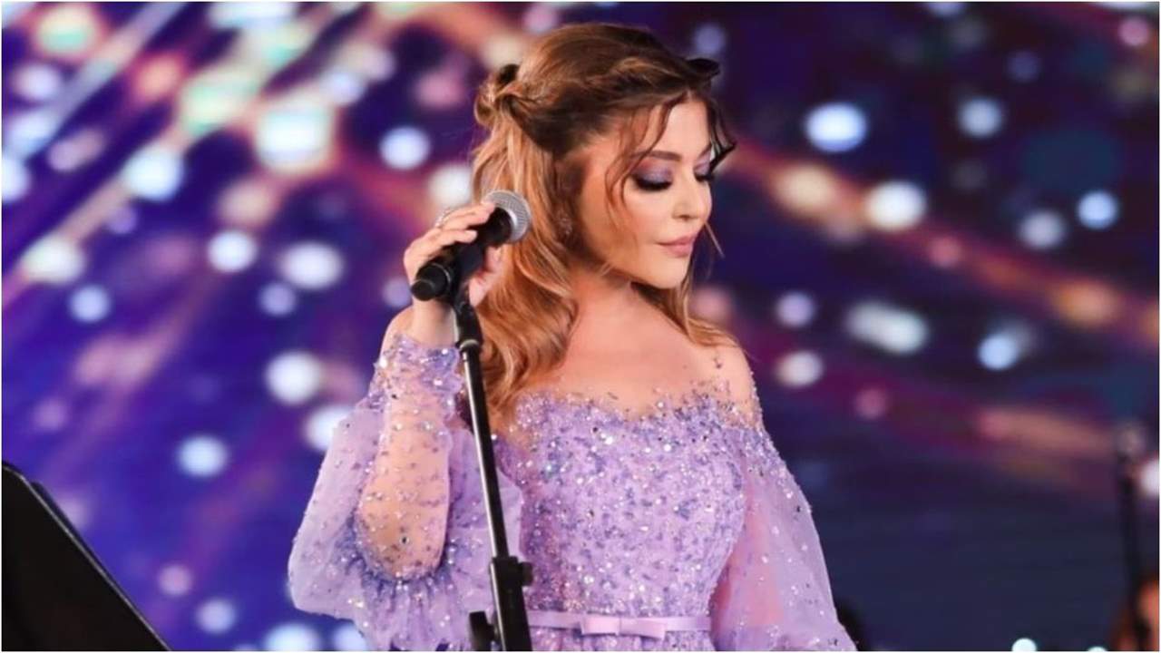 سميرة سعيد في موقف محرج.. توقفت عن الغناء أمام الجمهور بسبب المايسترو