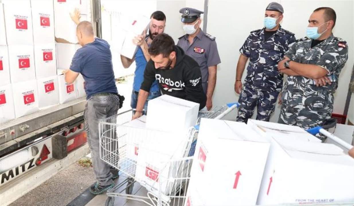  السفير التركي يقدم 3000 حصة تموينية لقوى الأمن.. واللواء عثمان يشكر "الإلتفاتة الكريمة"