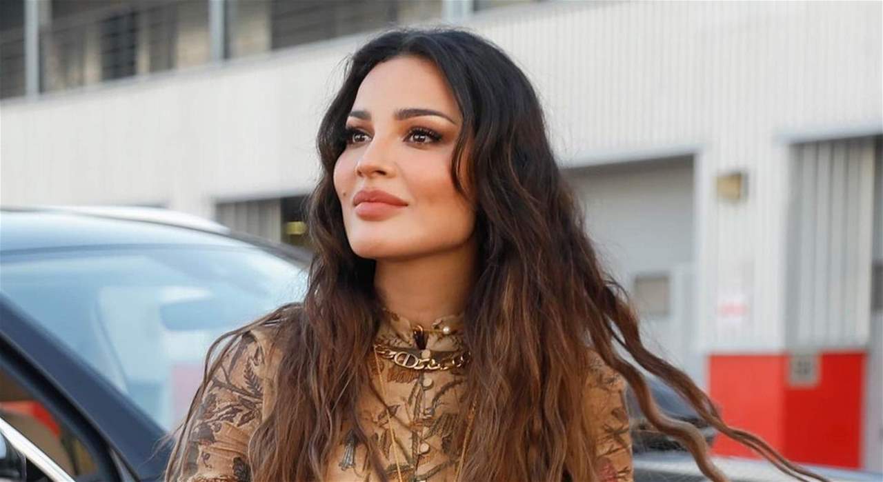 غزل متبادل بين نادين نسيب نجيم و"اللمبي"-فيديو