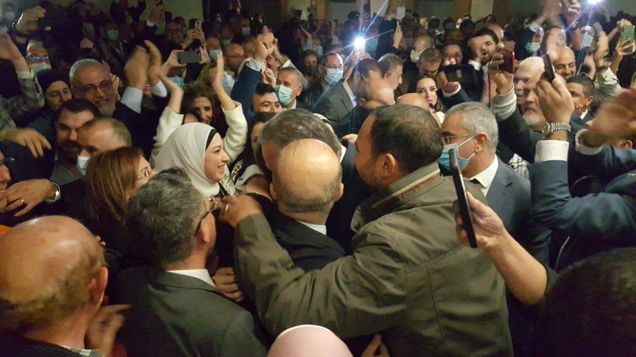 مراسل "الجديد": فوز المرشحة ماري تيريز القوال نقيبة المحامين في الشمال حيث نالت 624  فيما نال منافسها 328 صوتاً