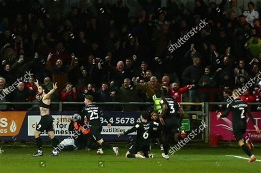 بالفيديو - هدف مذهل من منتصف الملعب يحسم الفوز في الدقيقة 94