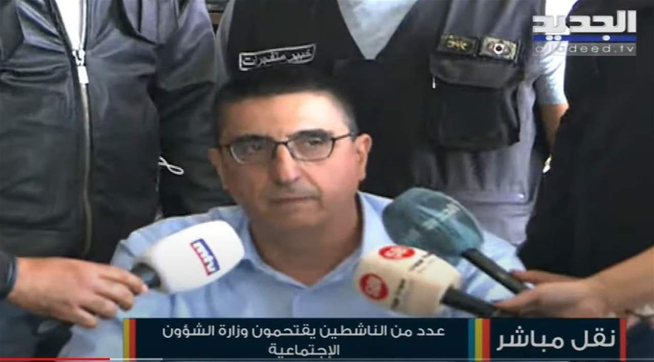 مصادر متابعة لملف البطاقة التمويلية تنفي ما جاء على لسان الحجار: بري طلب من الوزير البدء بالتسجيل منذ 10 أيام