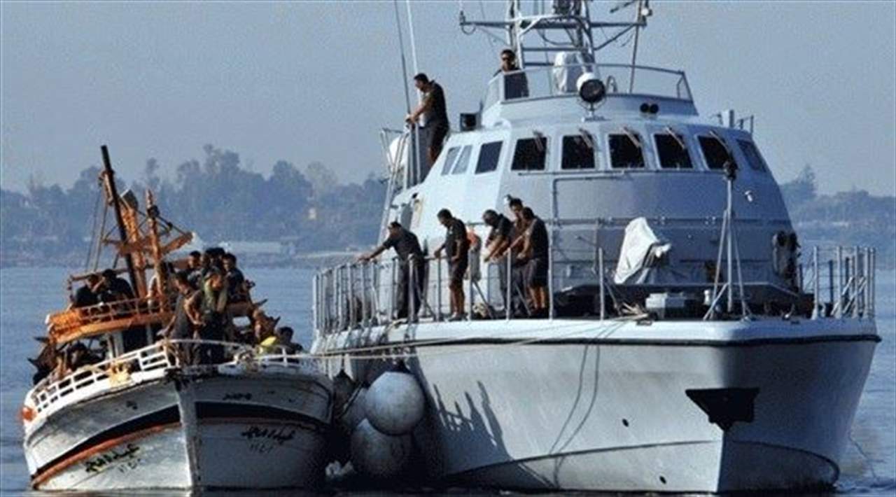 خفر السواحل الإيطالي ينقذ مئات المهاجرين قبالة ساحل كالابريا