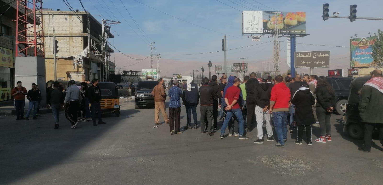 مراسل "الجديد":  قطع الطريق الدولية تعنايل المصنع عند مفرق المرج ـ برالياس