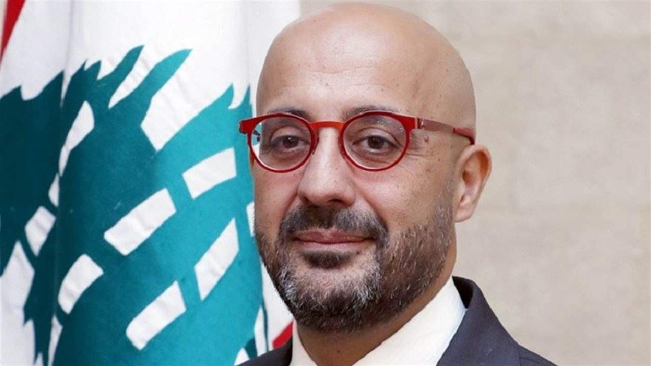 وزير البيئة ناصر ياسين : متعهدو رفع النفايات إستأنفوا عملهم صباح اليوم